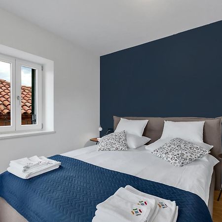 The Square Makarska, Lux App In The Heart Of The City Экстерьер фото