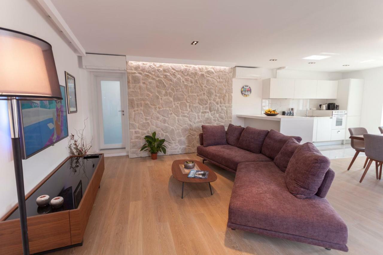 The Square Makarska, Lux App In The Heart Of The City Экстерьер фото